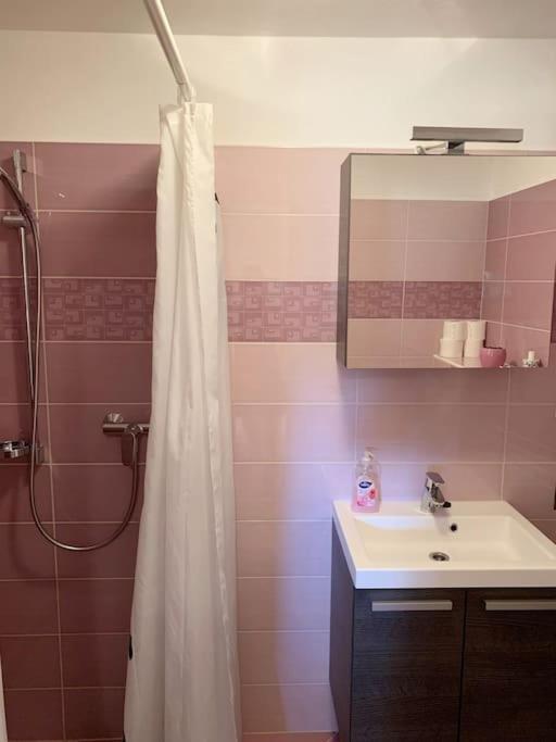 Holiday Apartment 内里吉恩 外观 照片